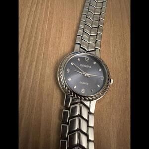 Geneva watch Blue Dial New Battery